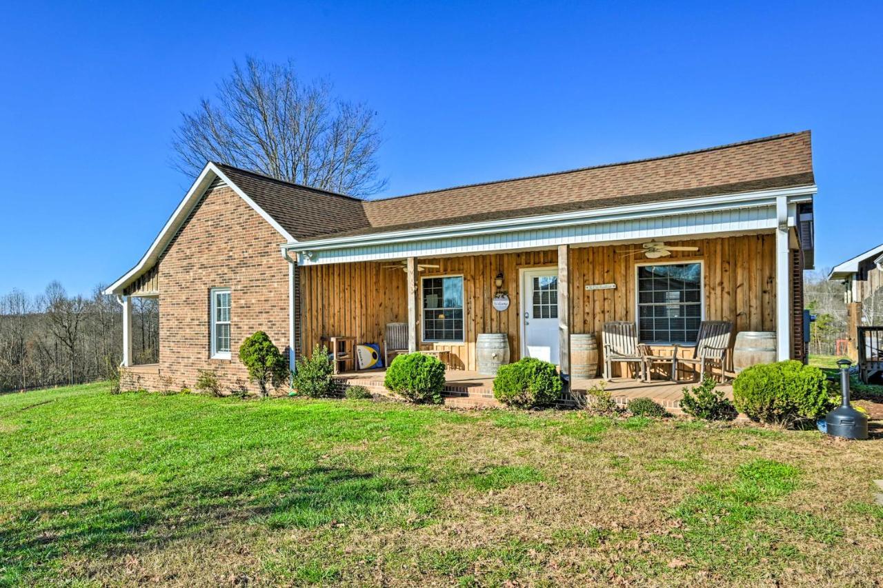 Villa Breathtaking Elkin Getaway With Vineyard Views! Exterior foto